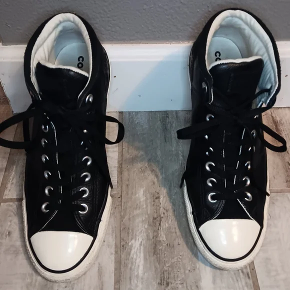 Converse Chuck Taylor All Star Leather HighTop Sneaker - Picture 1 of 7